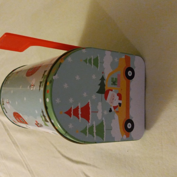 Santa & Penguin Snow Scene Christmas π Mailbox π¬ - Picture 2 of 5